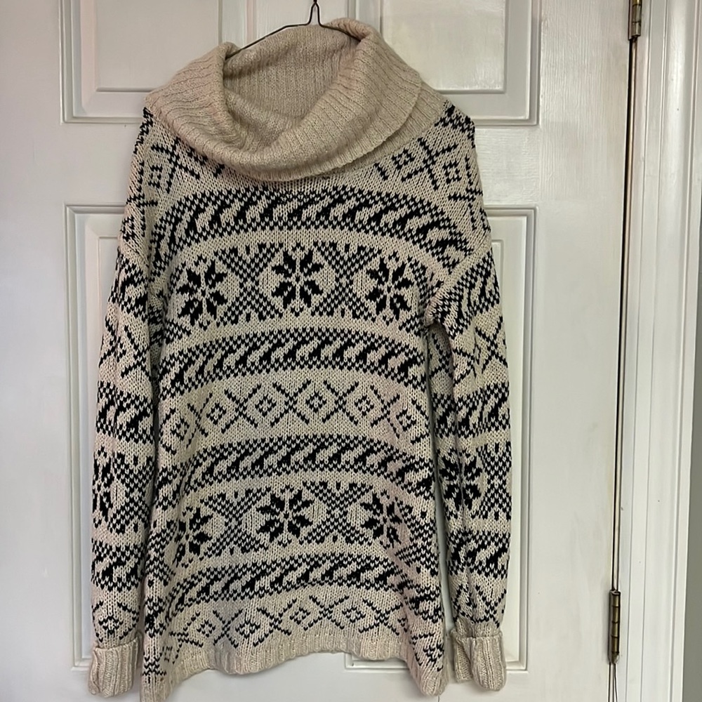 Maurices sweater